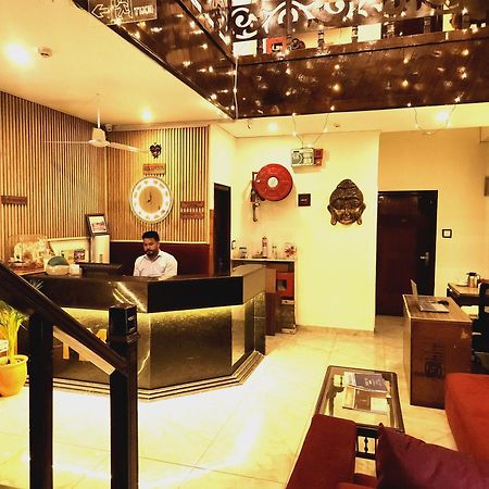 Hotel Multitech Premium Chandigarh Bagian luar foto