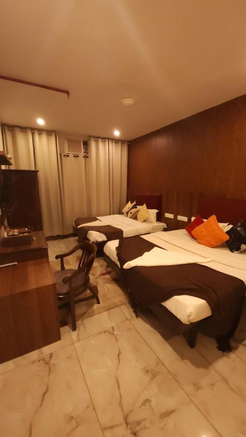 Hotel Multitech Premium Chandigarh Bagian luar foto